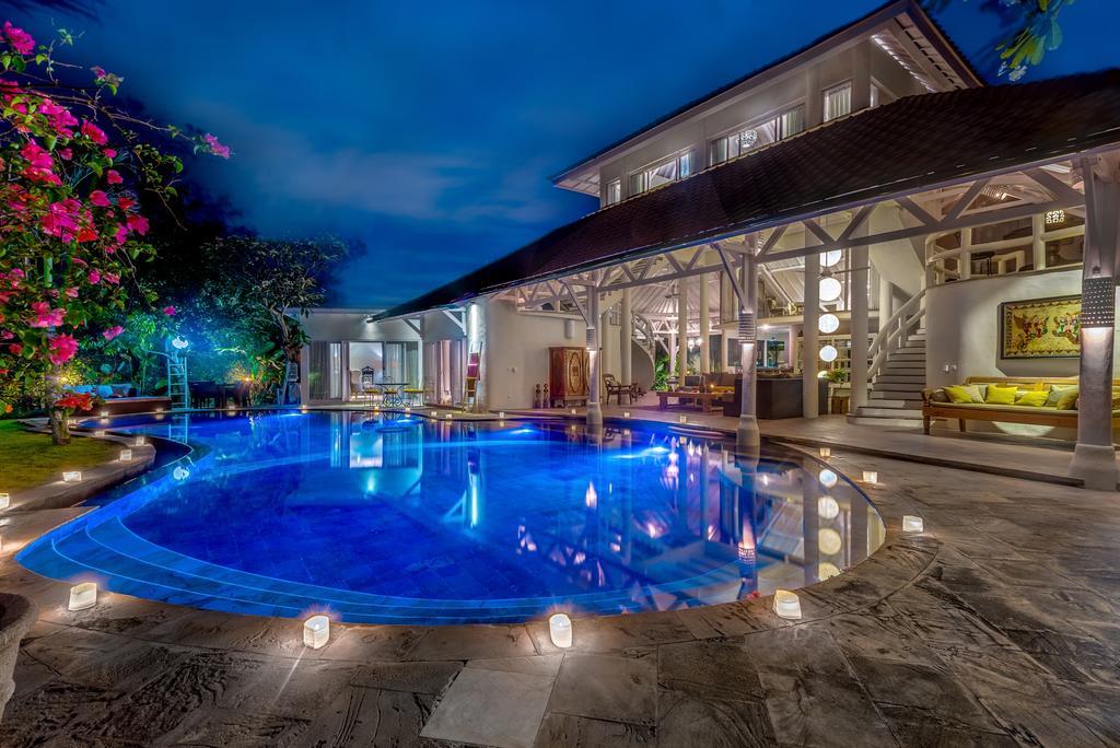 La Villa Oberoi Seminyak Buitenkant foto